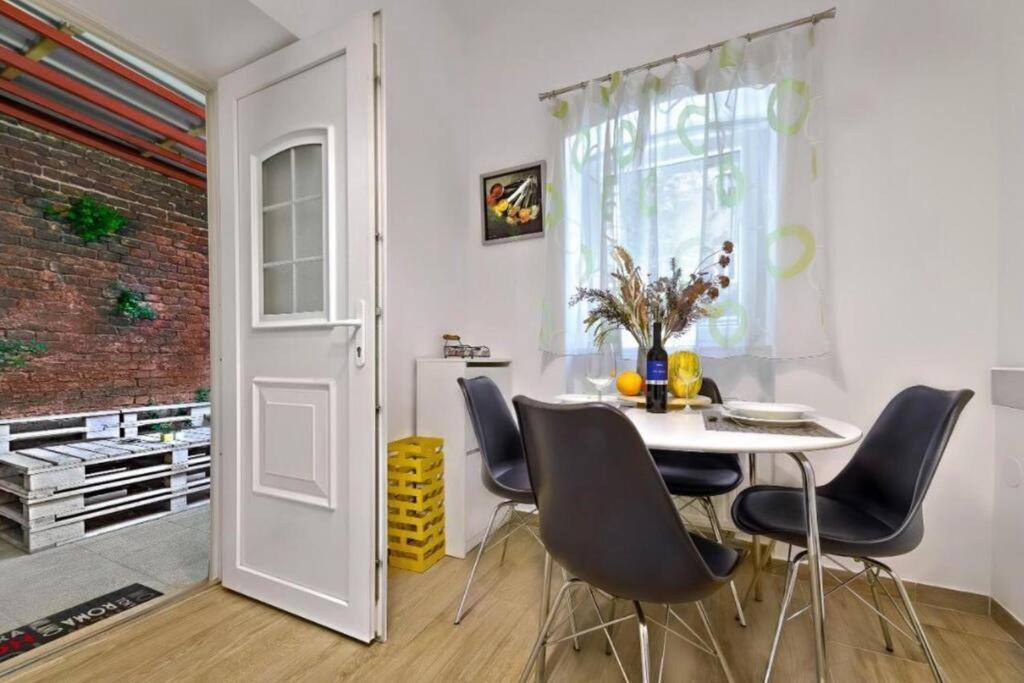 One Downtown Apartment Zagreb Luaran gambar